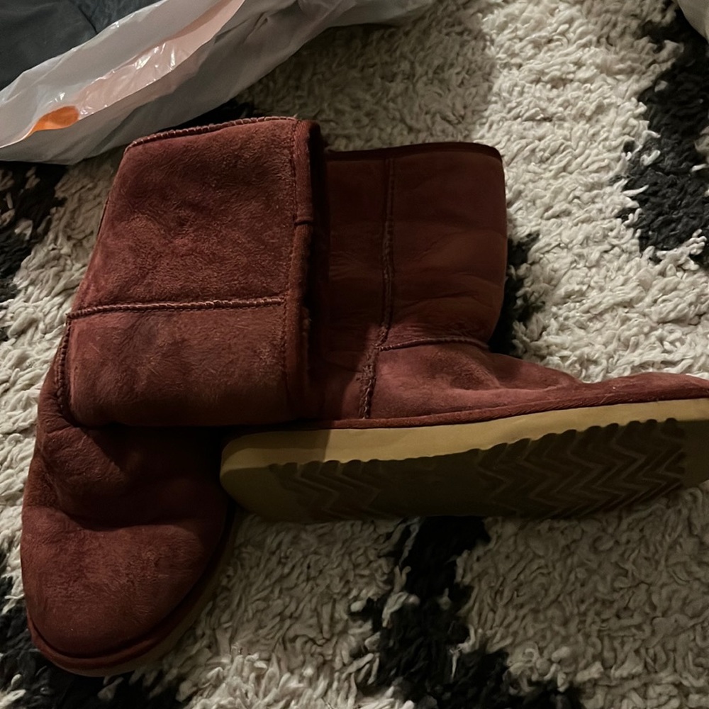 Maroon uggs